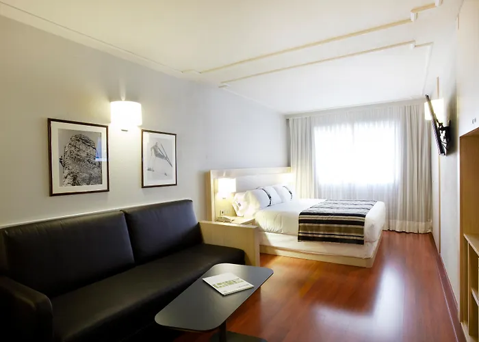 Suites Plaza Hotel & Wellness